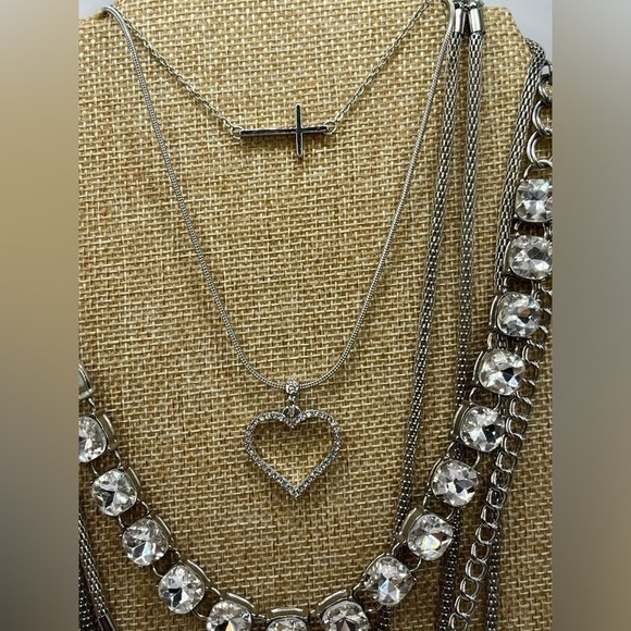 Necklaces Lot 5 Assorted Necklaces Silver Tone Necklaces - Picture 5 of 14